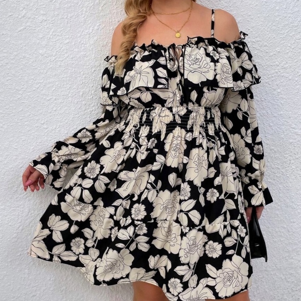Boho plus size floral print off shoulder ruffle dress - Picture 3 of 6